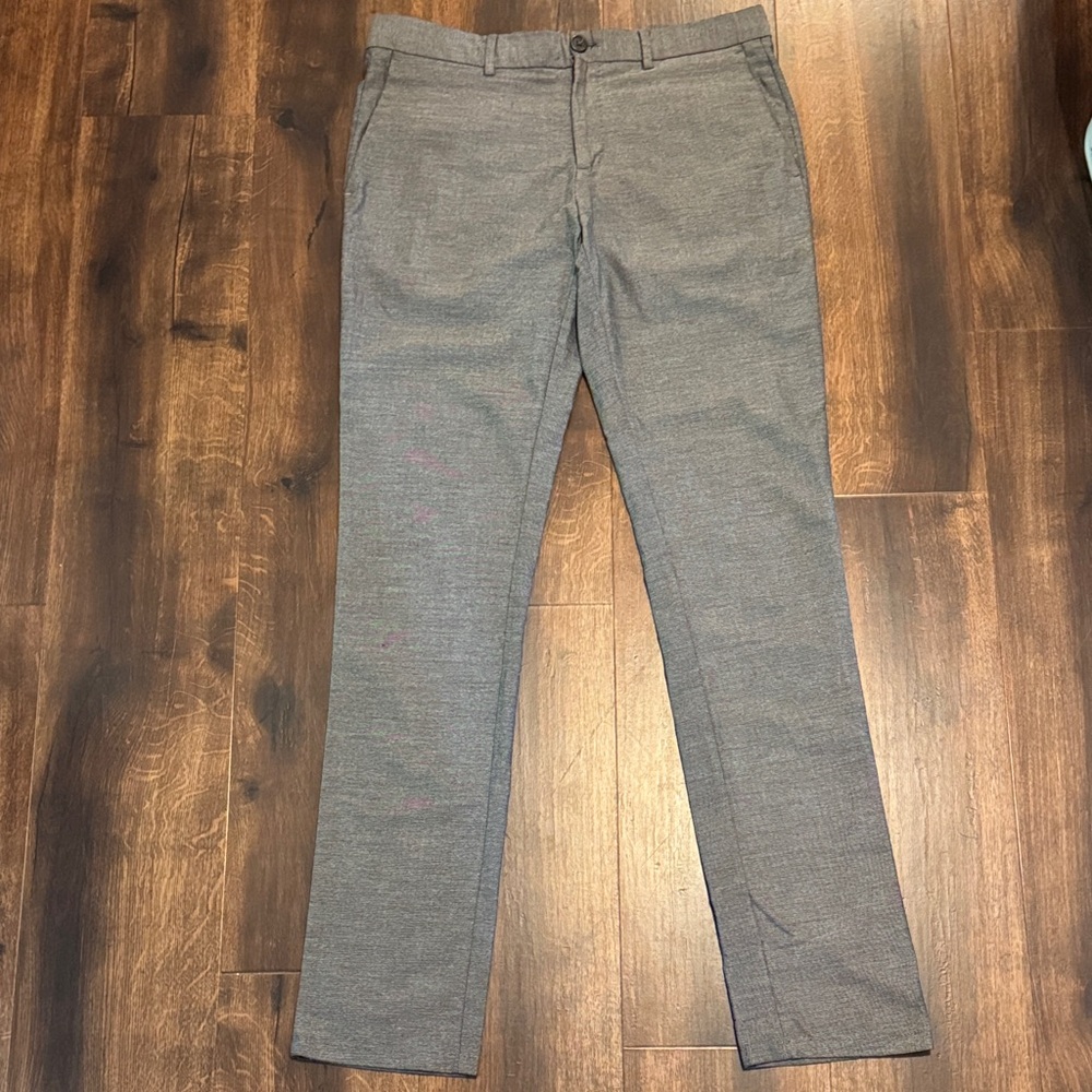 Zara Men's Classic Slim Fit Gray Flat Front Dress Pants